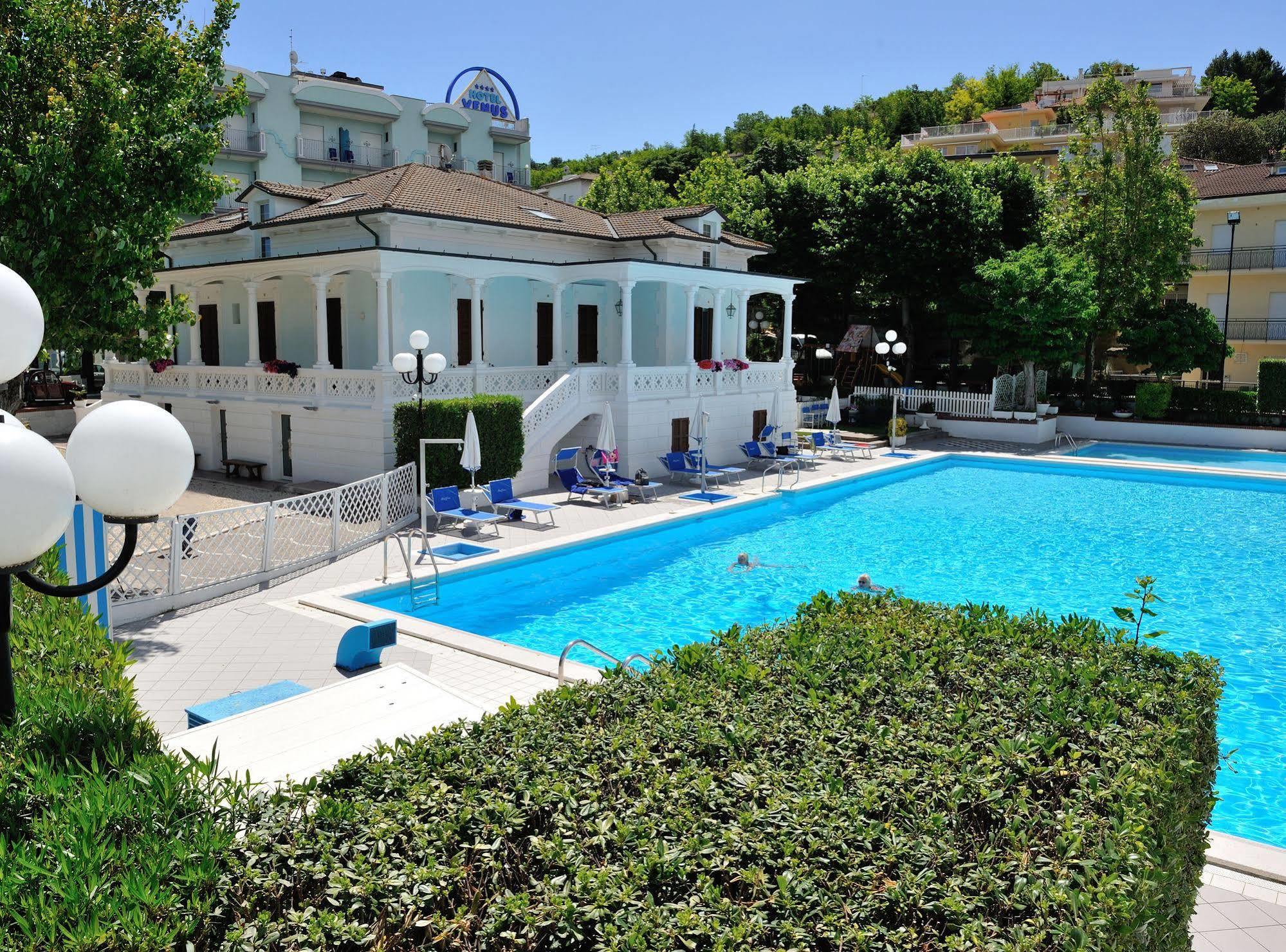 Hotel Venus Gabicce Mare Exterior photo