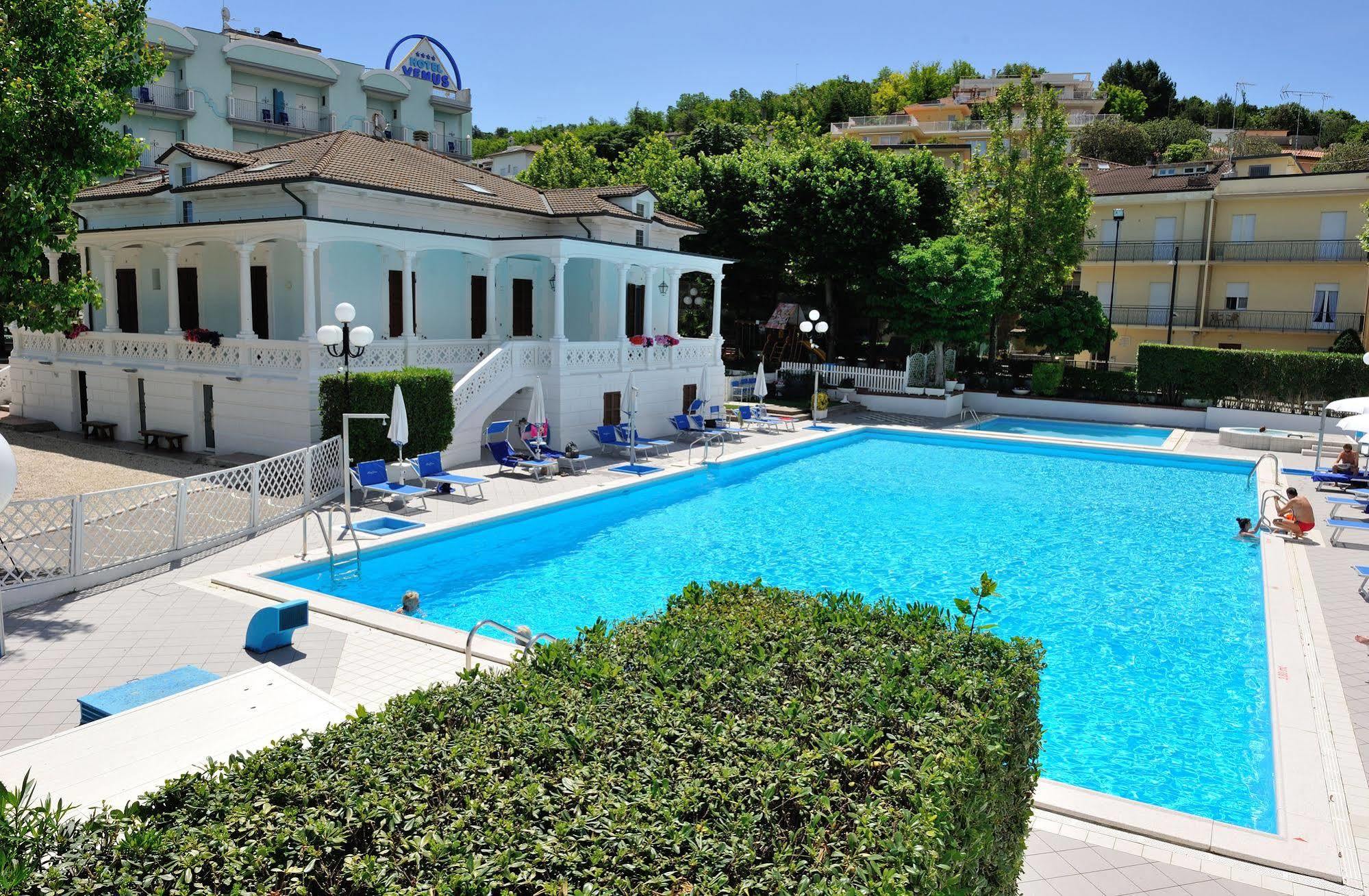 Hotel Venus Gabicce Mare Exterior photo