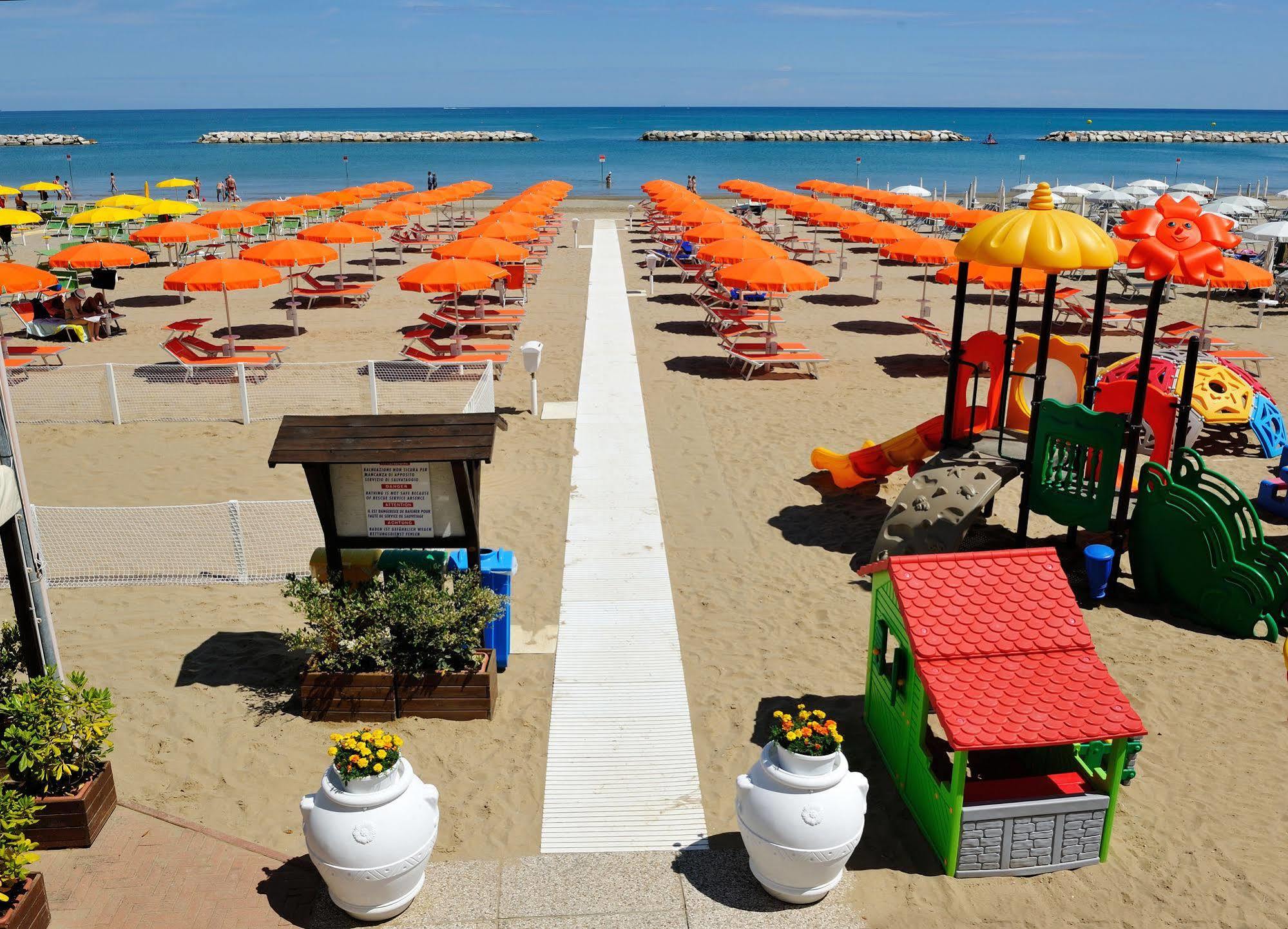 Hotel Venus Gabicce Mare Exterior photo